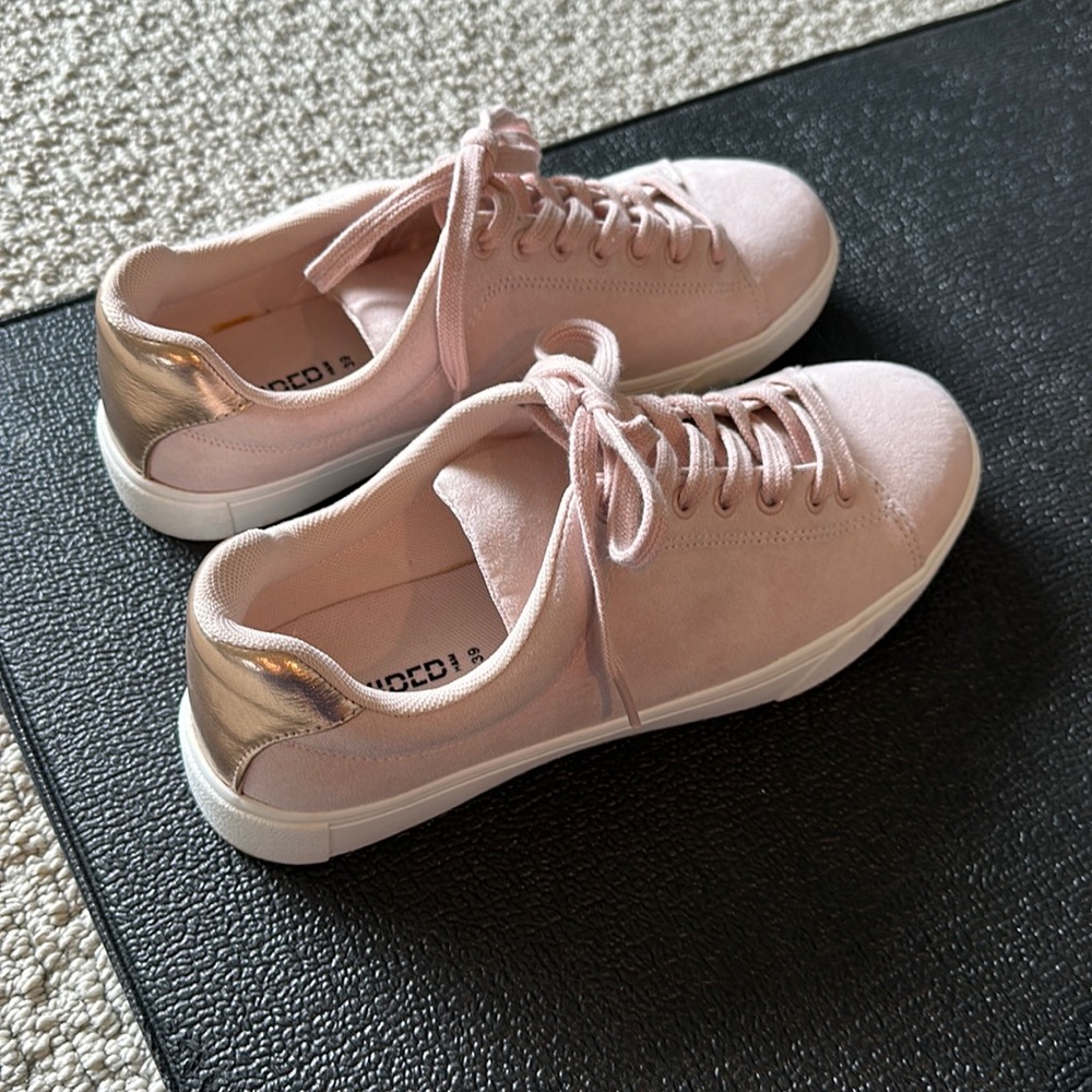Light pink tennis shoes, Divided brand.